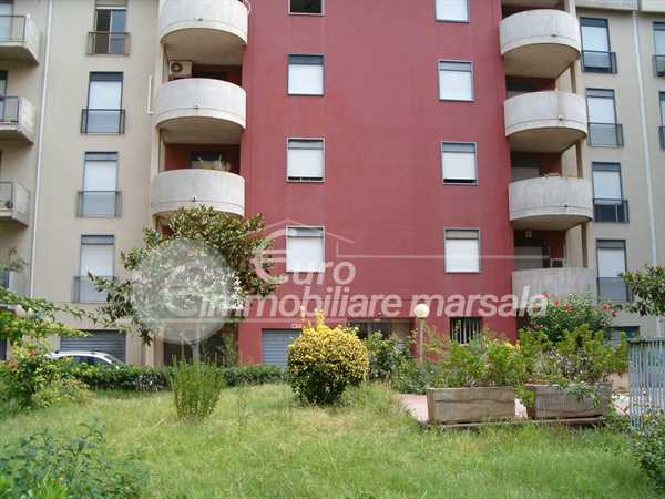 Vende Appartamento con Giardino condominiale