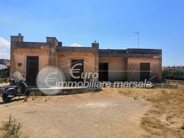 Vende casa indipendente con terreno