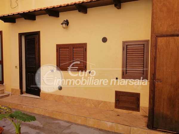 Vende bilocale indipendente ristrutturato