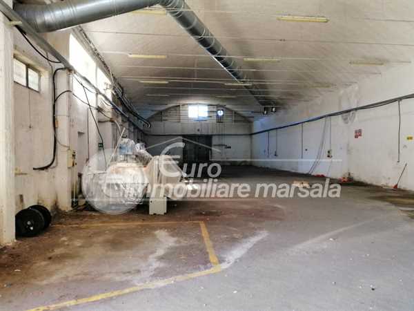 Vende locale industriale