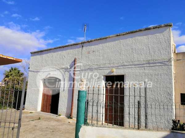 Vende casa indipendente con terreno