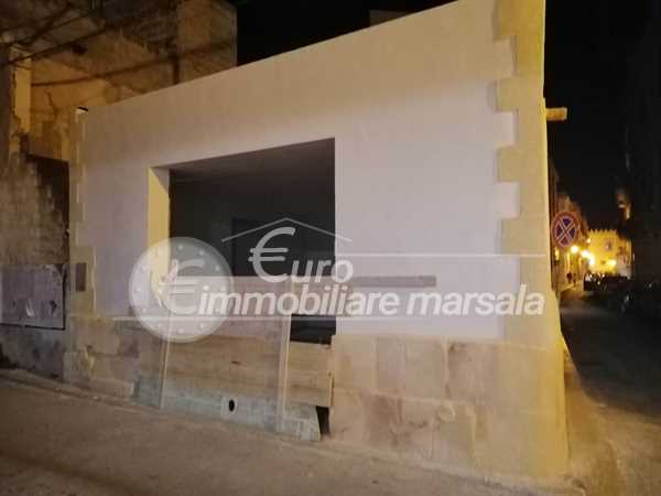 Vende locale uso bottega nuovo
