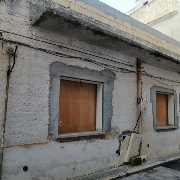 Vende casa con giardino