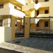 Vende appartamento con ampie verande
