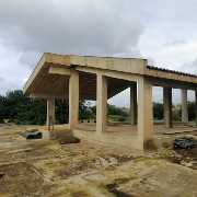 Vende villa con terreno
