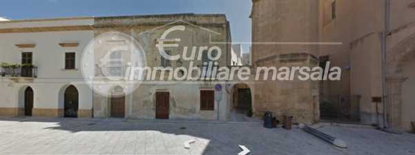 Vende casa da ristrutturare