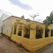 Vende casa indipendente con spazio esterno