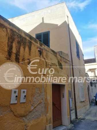 Vende casa indipendente da rifinire