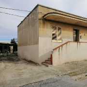 Vende casa indipendente con veranda