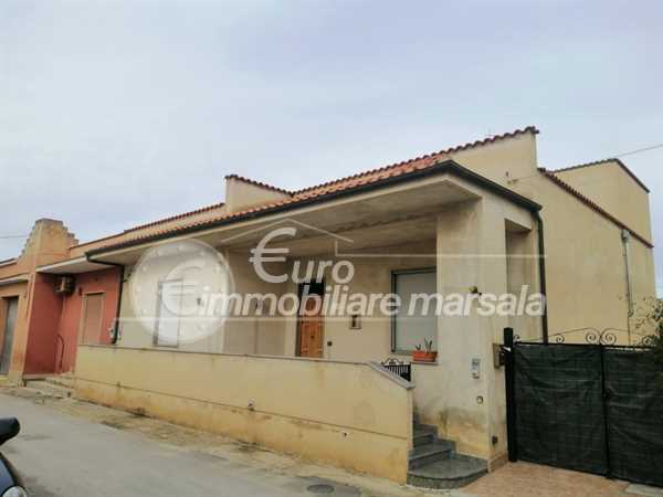 Vende casa indipendente con terreno