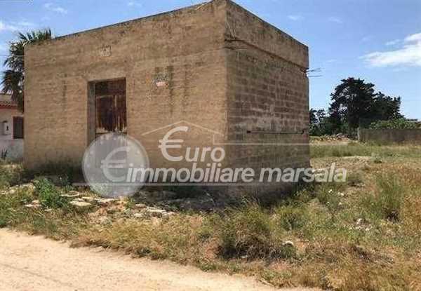 Vende magazzino da ristrutturare